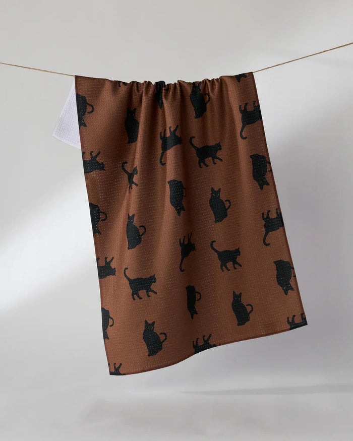 Geometry Kitchen Tea Towel: Witch's Cat